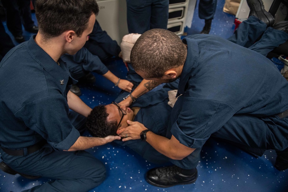 USS Harpers Ferry Conducts Medical Training Exercise