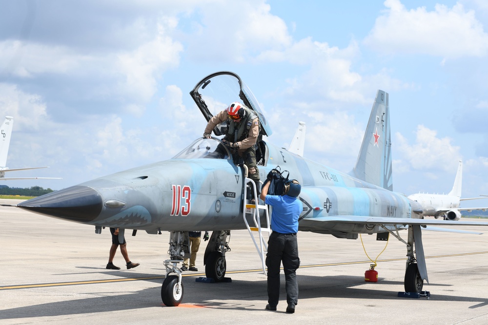 DVIDS - Images - Fleet Readiness Center Southeast Welcomes First F-5N ...