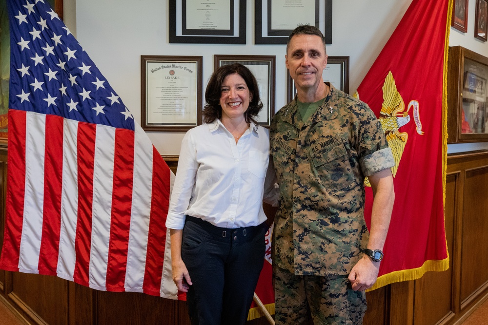 Asst. Secretary of Defense (Readiness) Daigle visits I MEF units