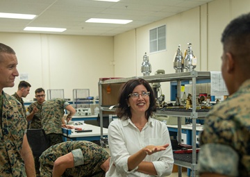 Asst. Secretary of Defense (Readiness) Daigle visits I MEF units