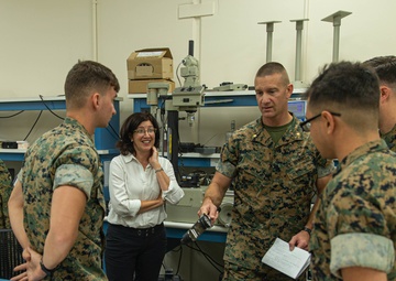 Asst. Secretary of Defense (Readiness) Daigle visits I MEF units
