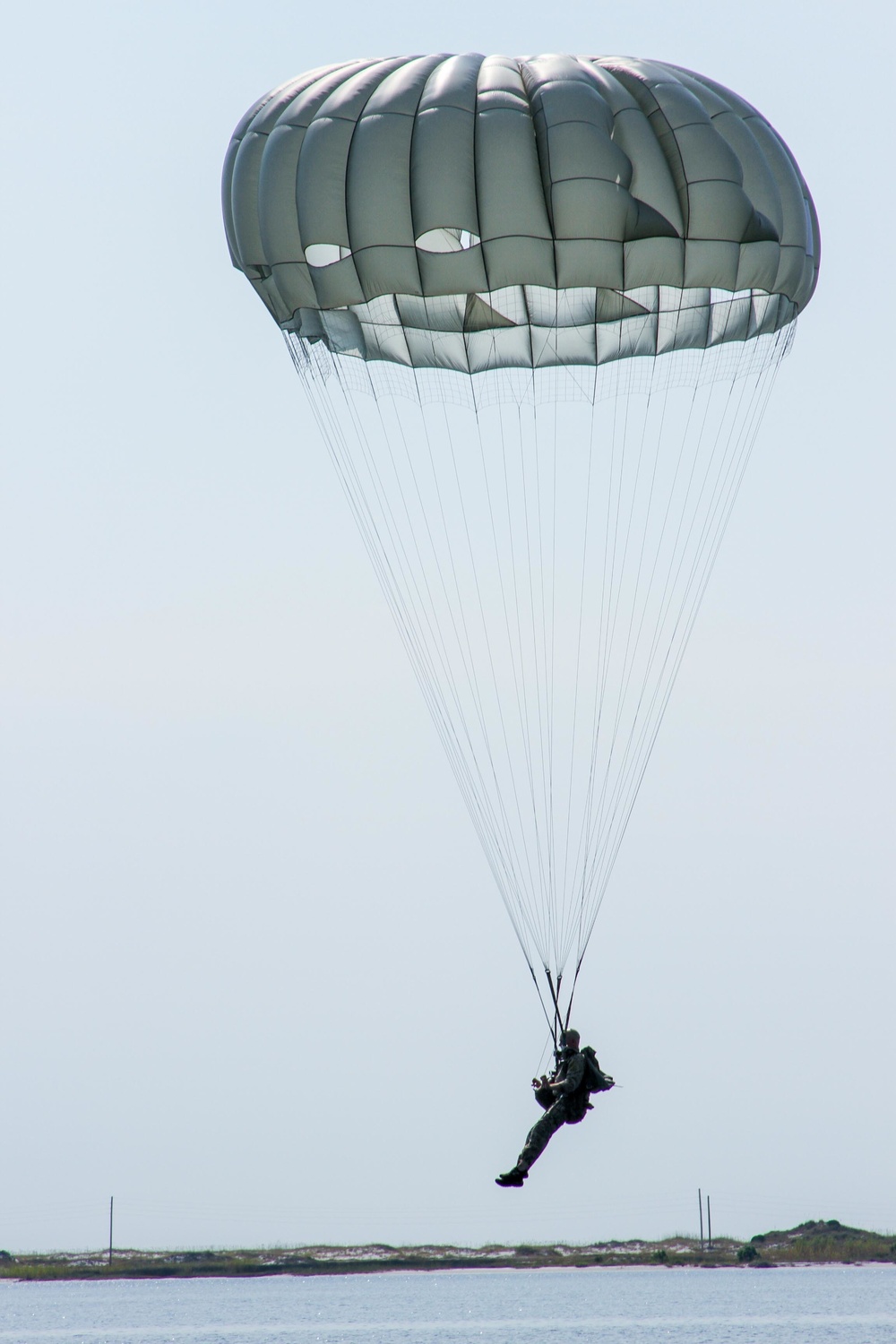 7th SFG(A) conducts parachute drop into Hurlburt bay
