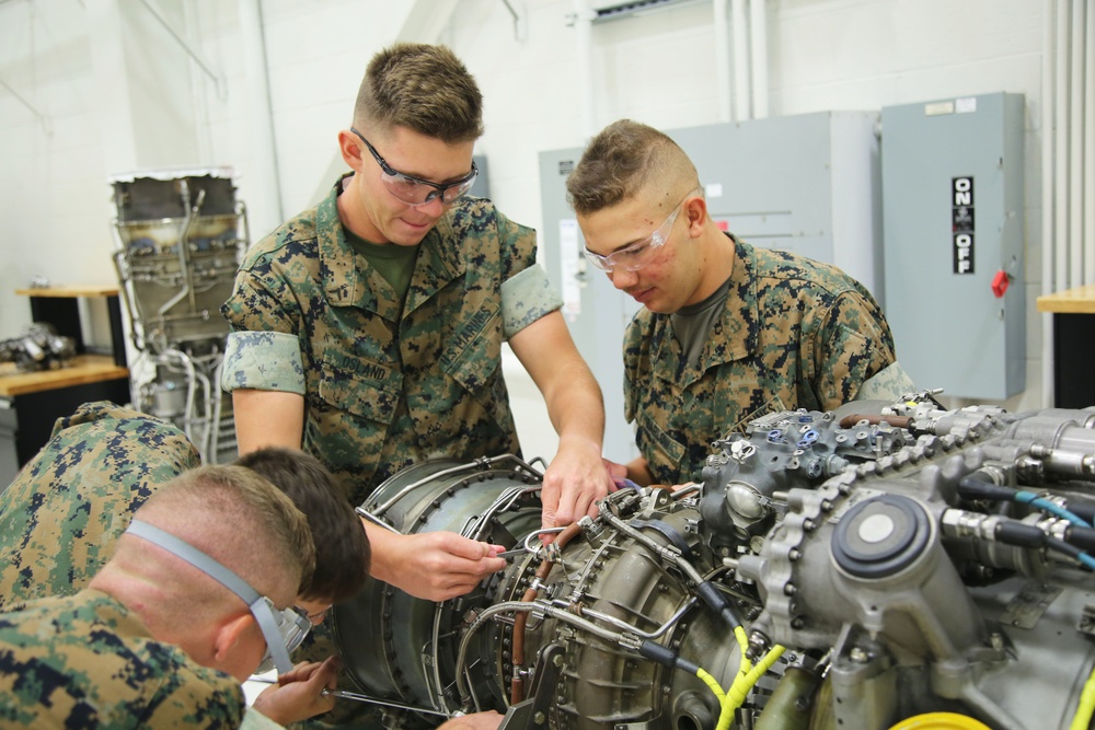 Aviation Machinist’s Mate Maintenance Course