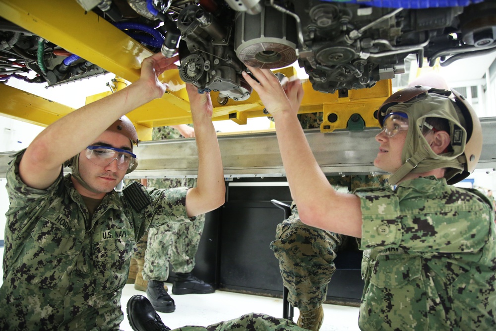 Aviation Machinist’s Mate Maintenance Course