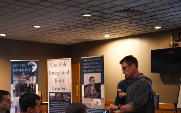 CRW Airmen train on ATAK app