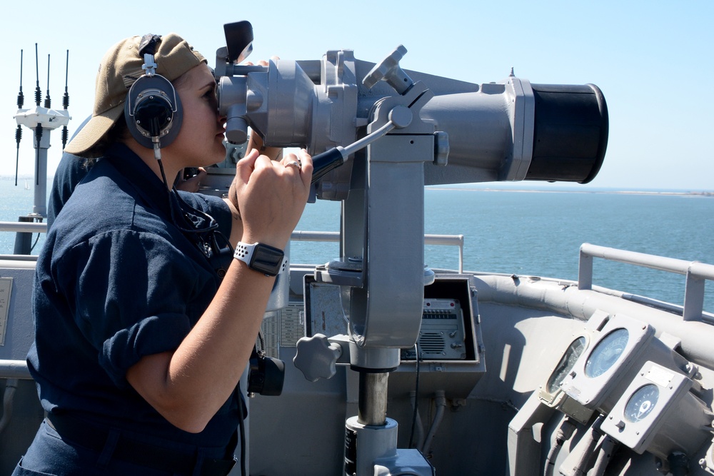 USS Pearl Harbor Underway