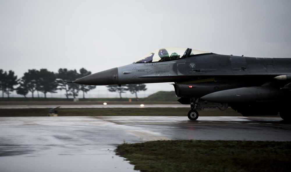 Rain or shine, 8 FW F-16s are ready for anything