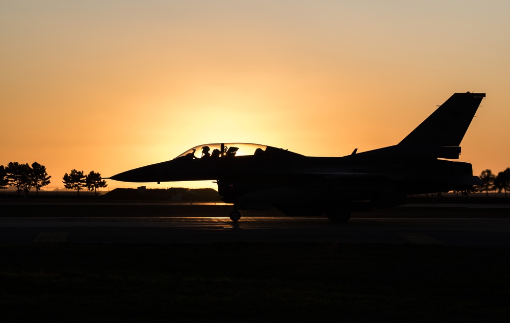 Kunsan F-16 dusk takeoffs