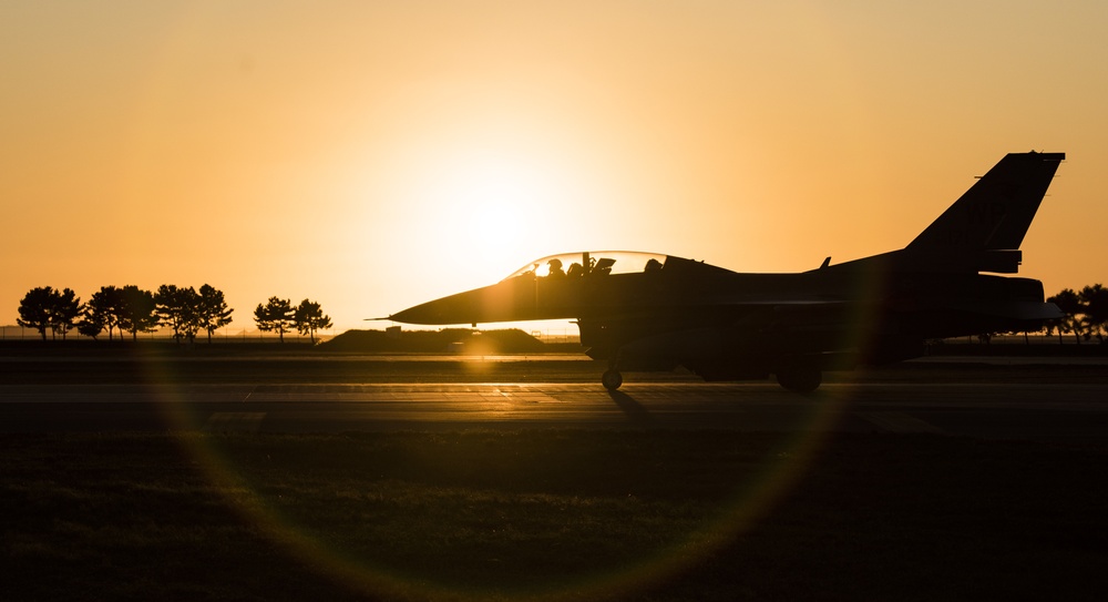 Kunsan F-16 dusk takeoffs