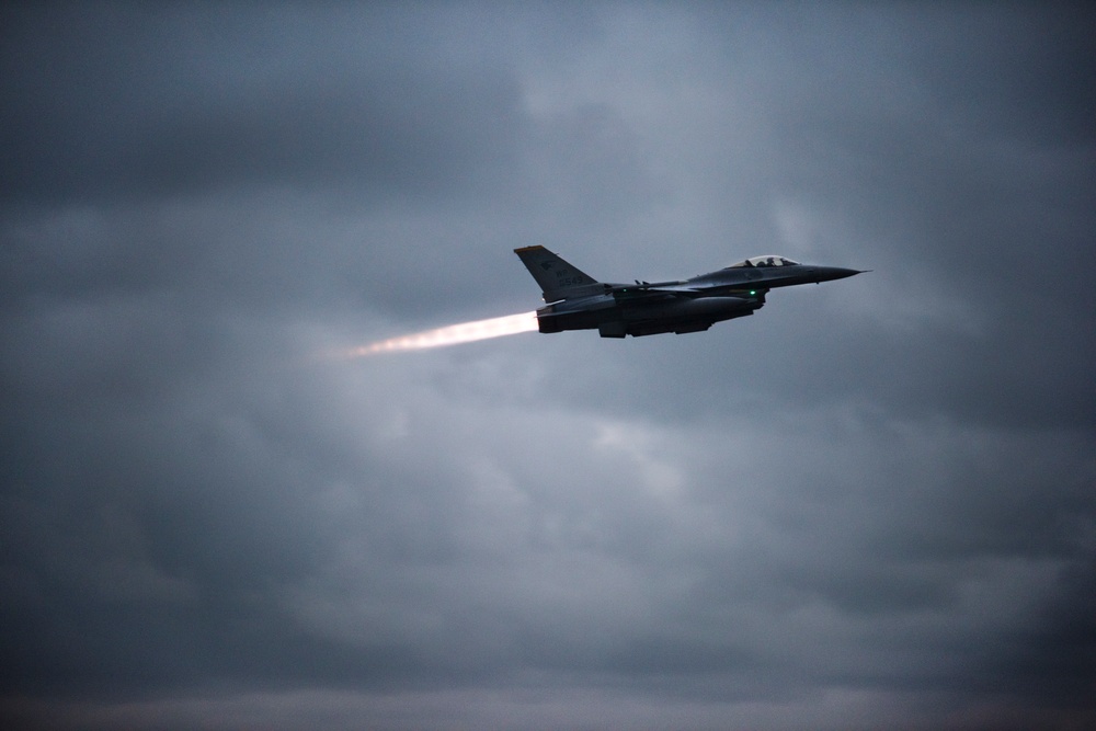 Rain or shine, 8 FW F-16s are ready for anything