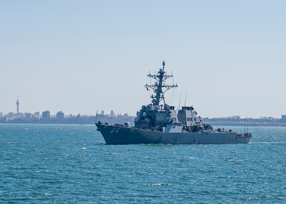 USS Carney Enters Naval Station Rota