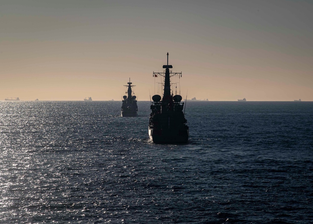 NRP D. Francisco de Almeida and HNLMS Van Speijk Transit the Gulf of Cadiz