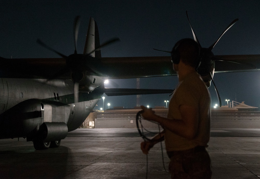 75th EAS Airlifts Supplies to U.S. Forces in Somalia