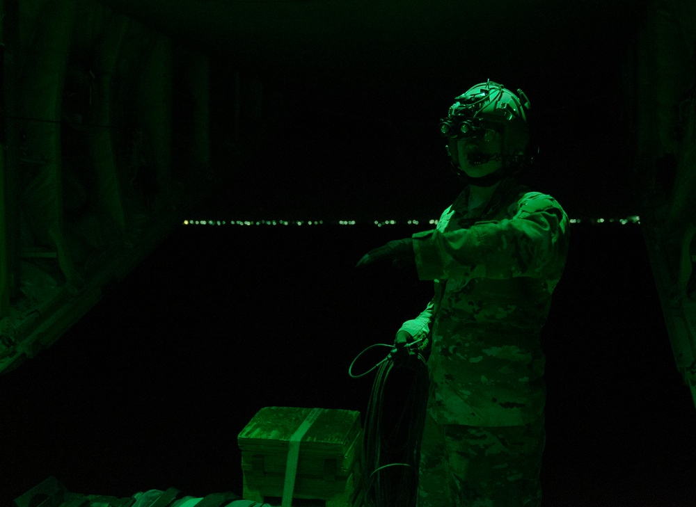 75th EAS Airlifts Supplies to U.S. Forces in Somalia