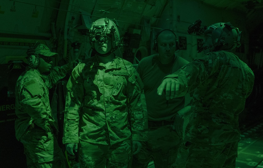 75th EAS Airlifts Supplies to U.S. Forces in Somalia