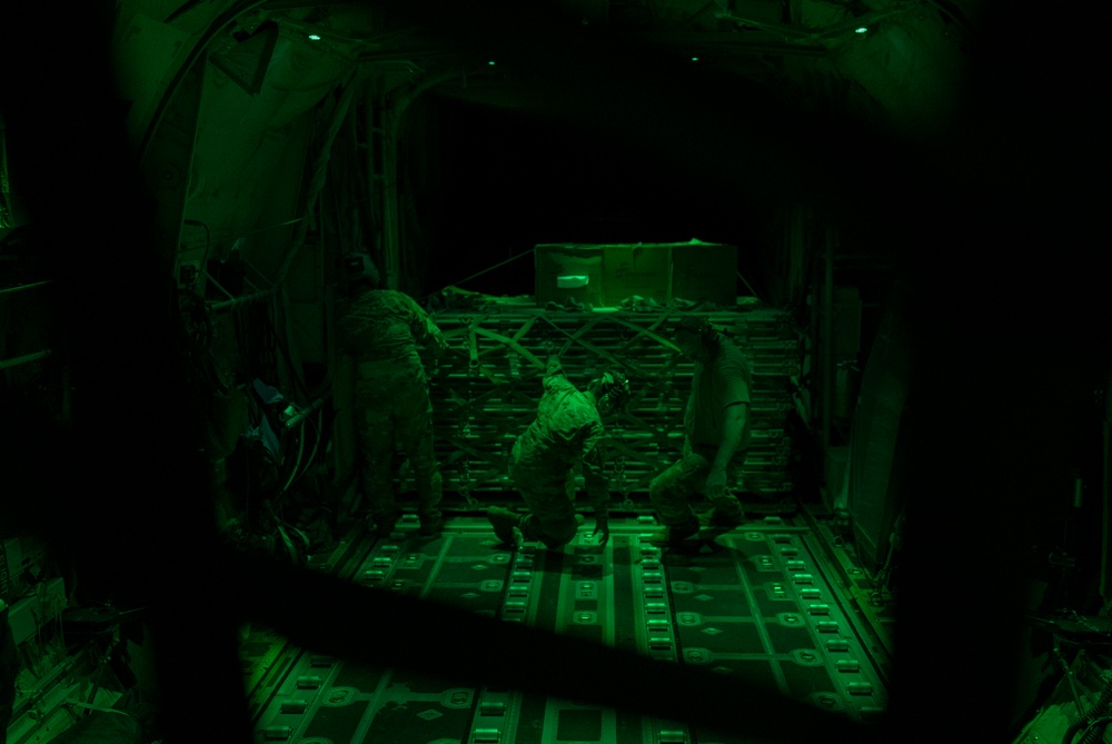 75th EAS Airlifts Supplies to U.S. Forces in Somalia