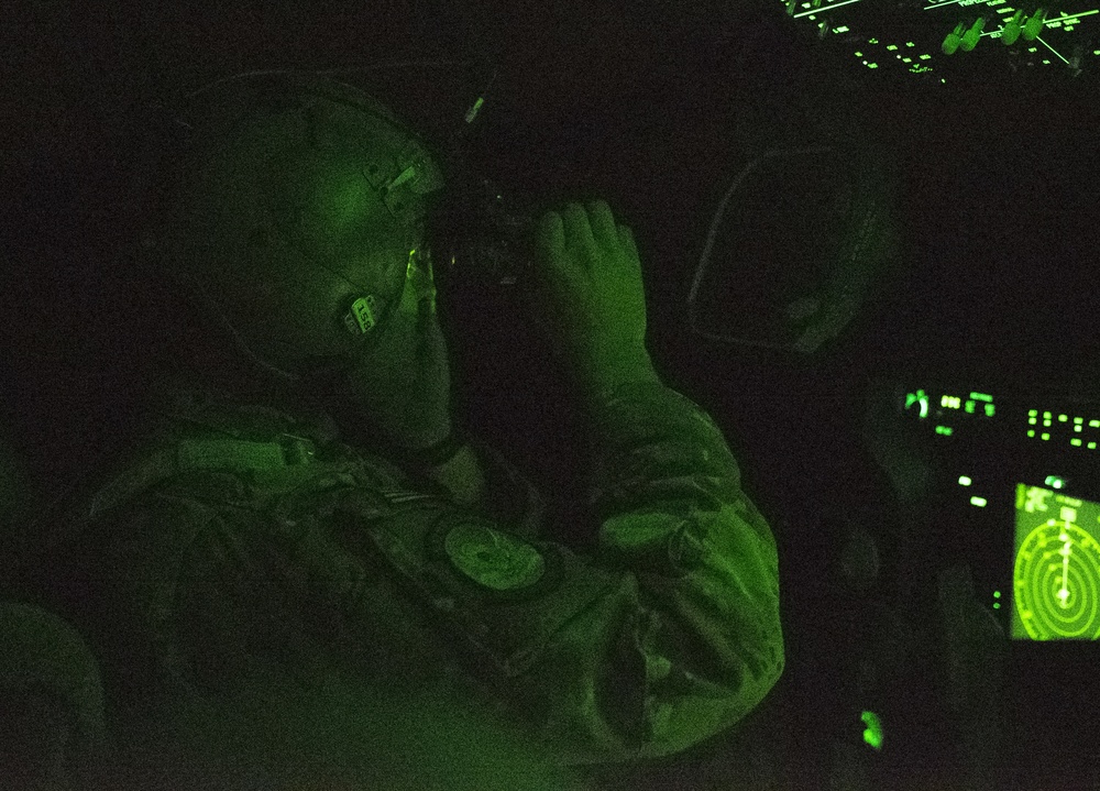 75th EAS Delivers Cargo and Picks Up Passengers in Somalia