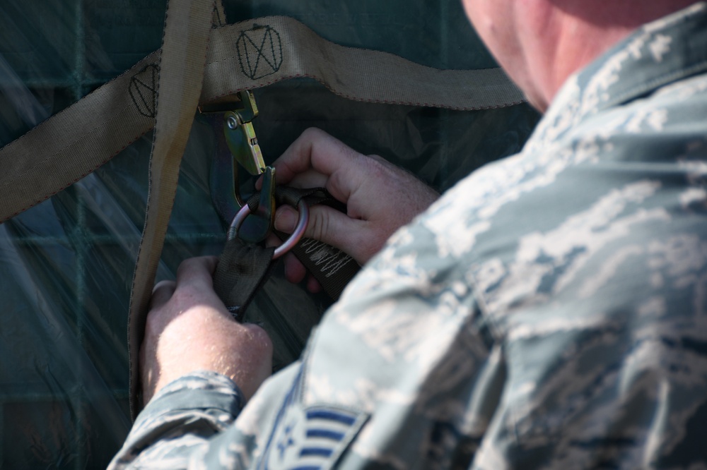 178 LRS Airmen practice pallet build up