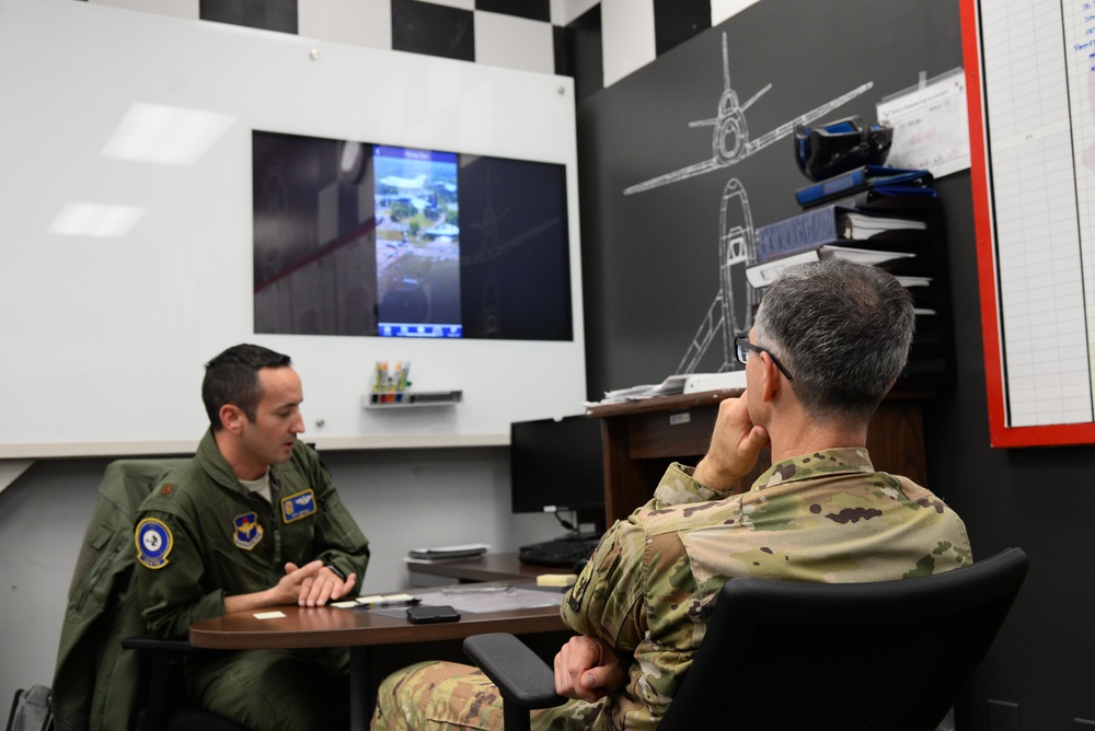 19th AF command team observe Columbus AFB pilot training mission