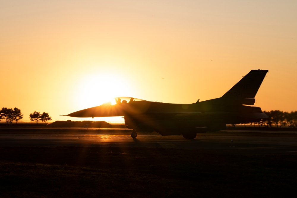 8th Fighter Wing performs training