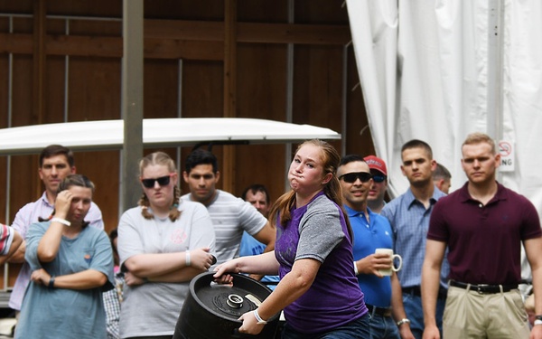 Keg tossing, Oktoberfest, 2018
