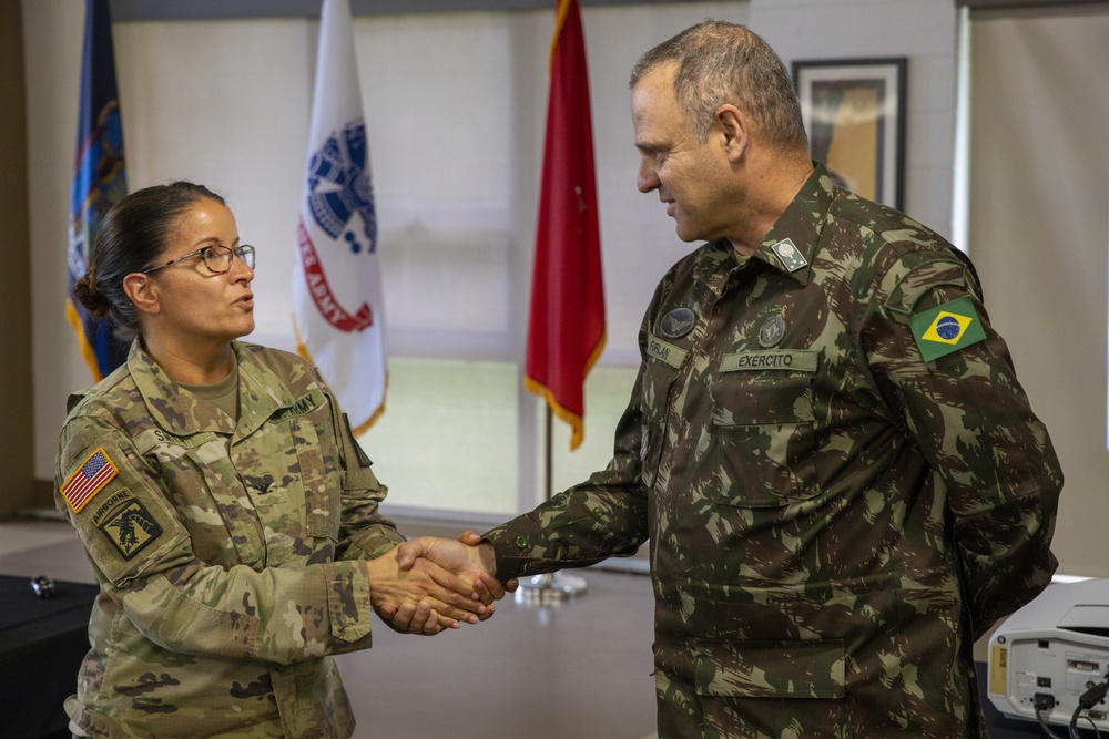 Brazilian three-star general visits New York National Guard