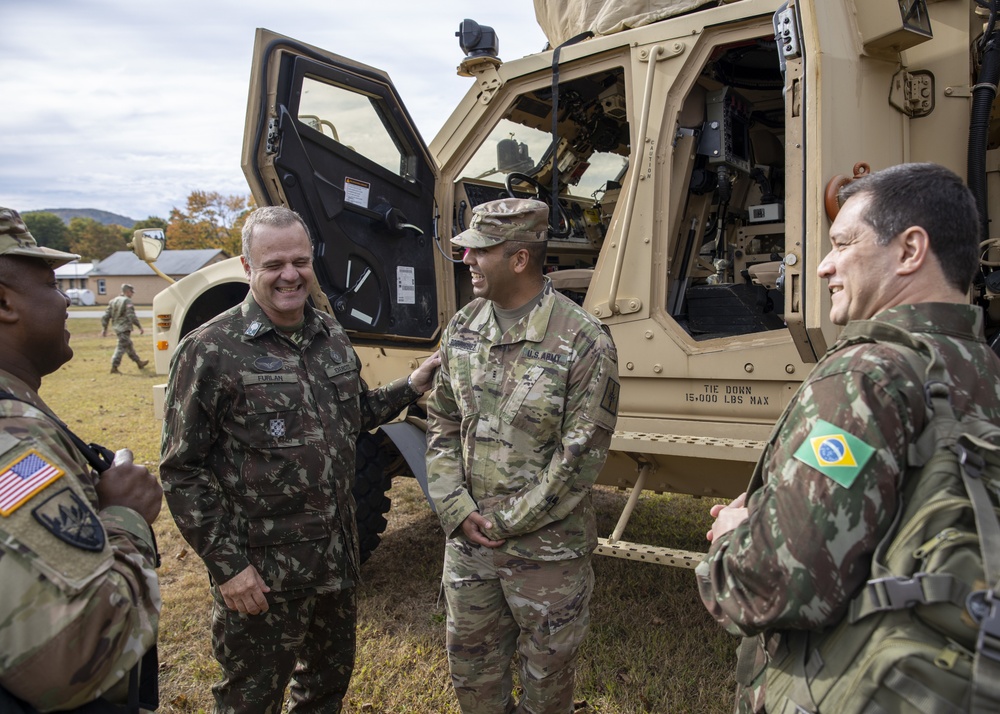 Brazilian three-star general visits New York Army National Guard