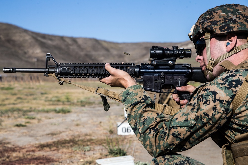 Pendleton Marines participate in annual rifle qualification