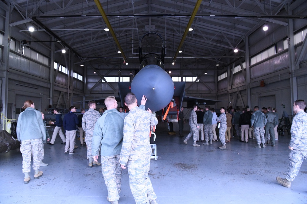 104th Fighter Wing hosts AFROTC students