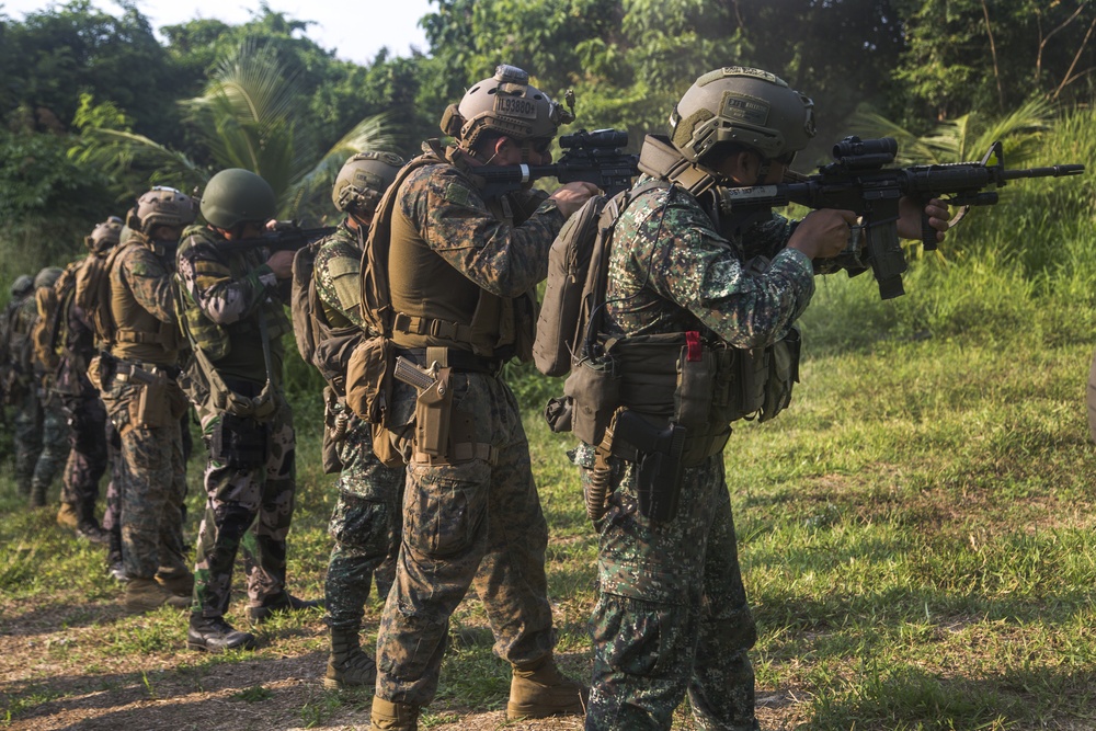 U.S. Marines and Philippine Marines shoot at the range during exercise KAMANDAG 3
