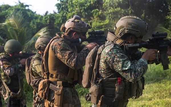 U.S. Marines and Philippine Marines shoot at the range during exercise KAMANDAG 3