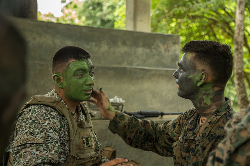 US, Colombian Marines enhance interoperability through jungle warfare training