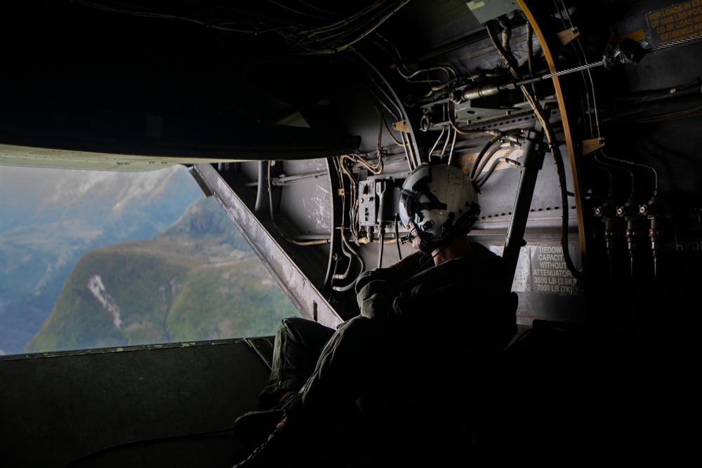 VMM-262 conducts flight operations during KAMANDAG 3