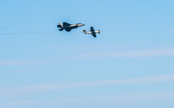 F-35 Demo Team soars over San Francisco Fleet Week
