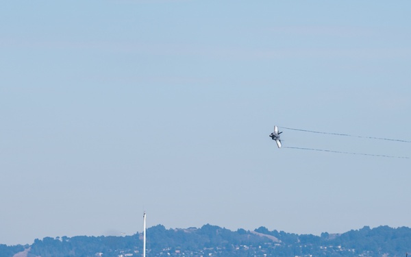 F-35 Demo Team soars over San Francisco Fleet Week