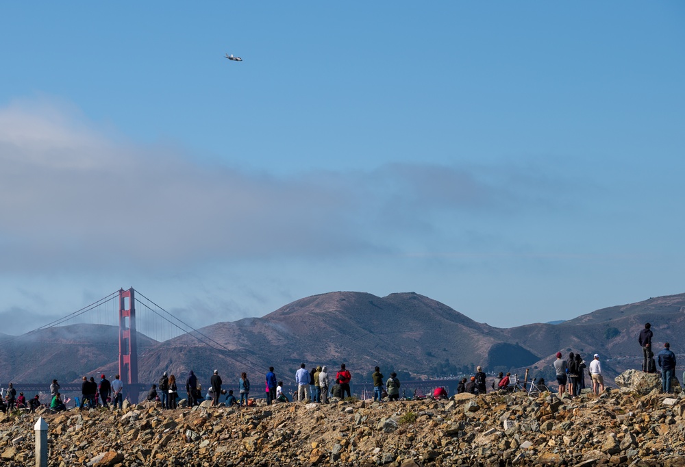F-35 Demo Team soars over San Francisco Fleet Week