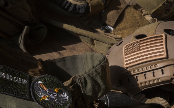 PH, US Recon Marines perform dry fire drills during KAMANDAG 3