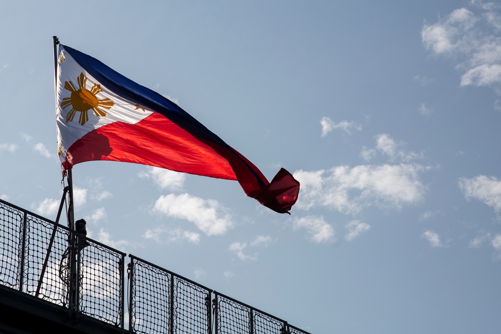 3rd MEB CG visits Philippine Navy ship BRP Davao Del Sur (LD 602)