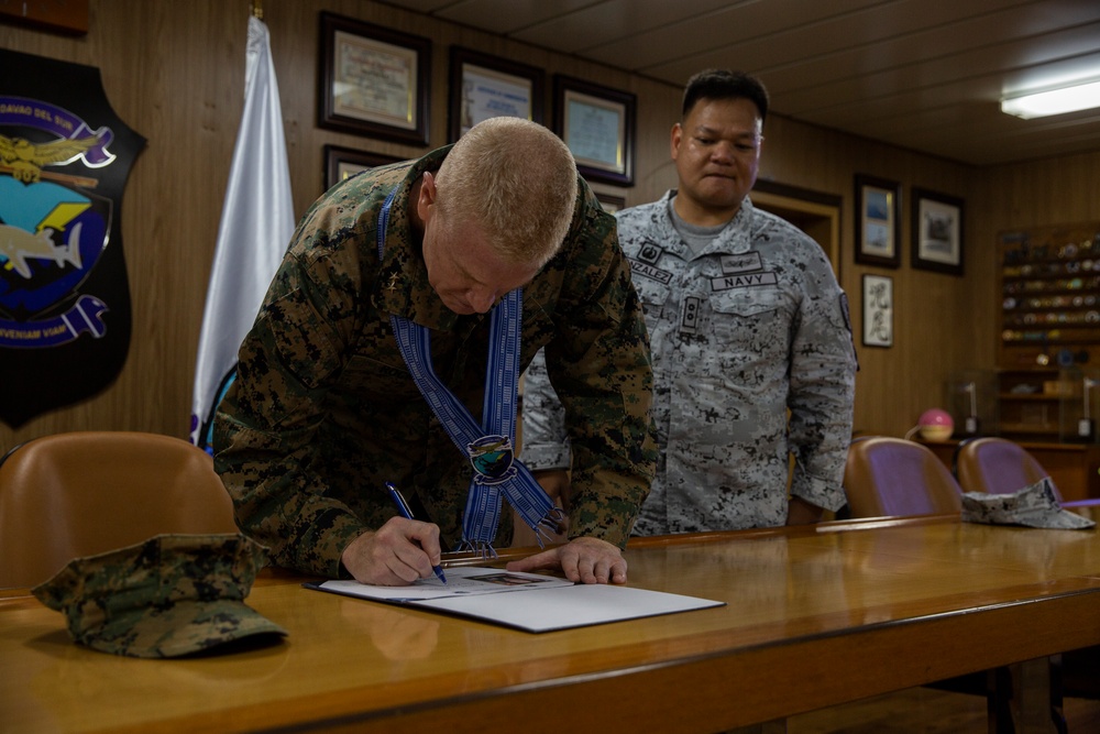 3rd MEB CG visits Philippine Navy ship BRP Davao Del Sur (LD 602)