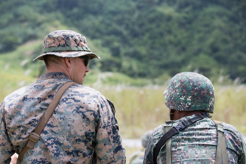 Philippine, US Marines share infantry tactics during live fire range as part of KAMANDAG 3