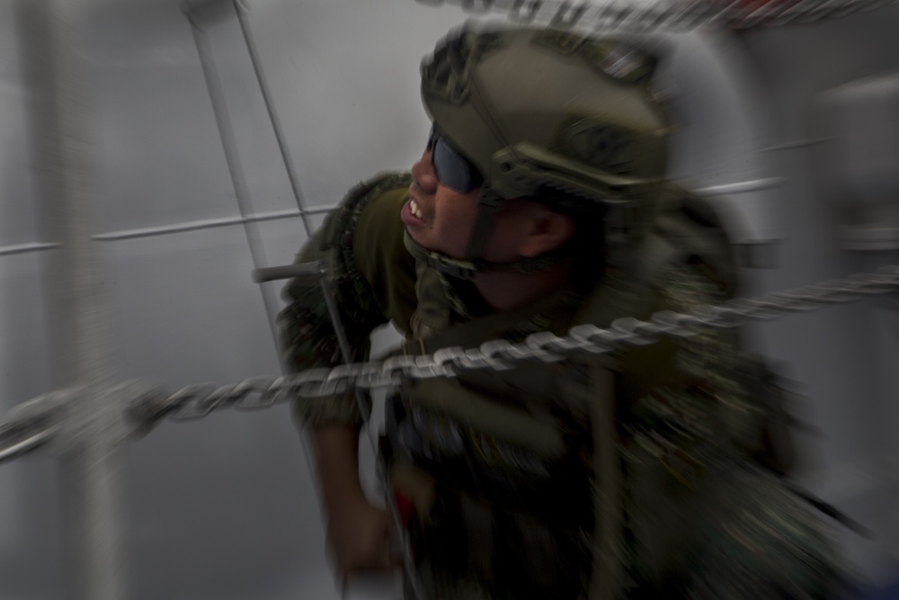 US Marines, Philippine Marines, Coast Guard conduct VBSS during KAMANDAG 3