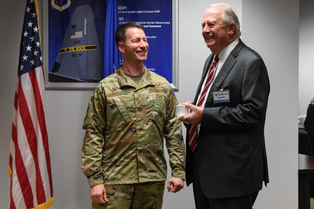 TLR mayors’ tour connects civic leaders with Ready Warriors