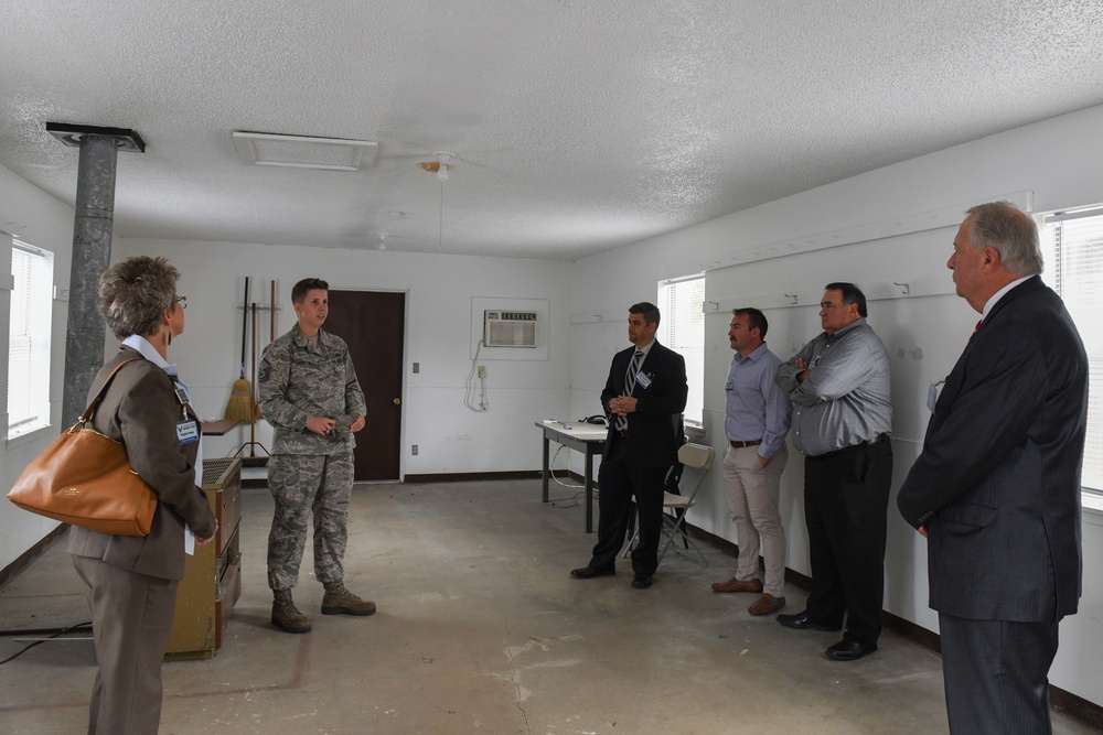 TLR mayors’ tour connects civic leaders with Ready Warriors