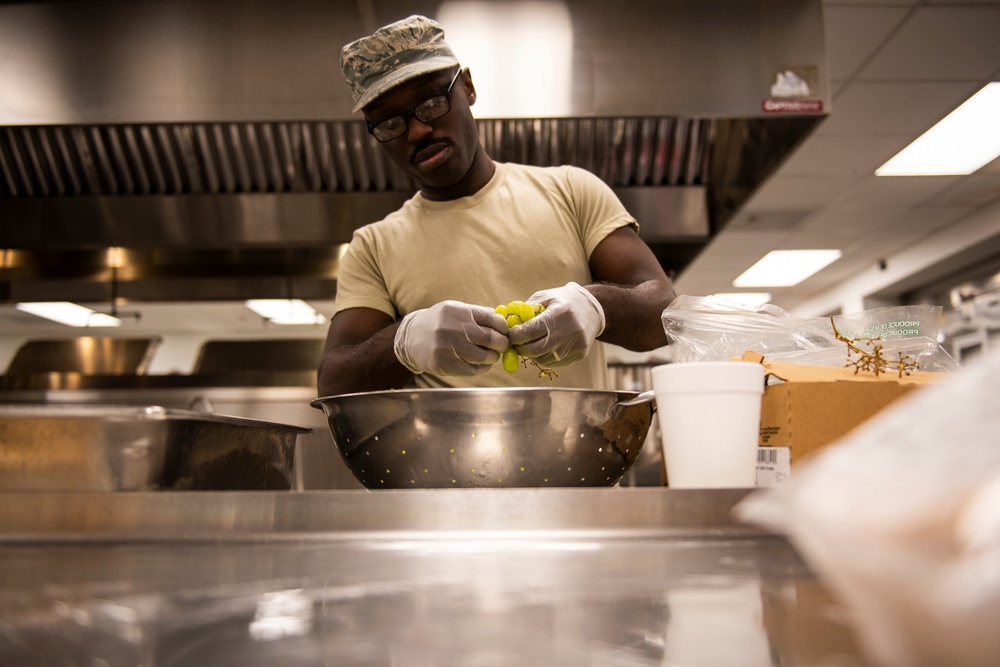 23d FSS provides meals for Moody Airmen