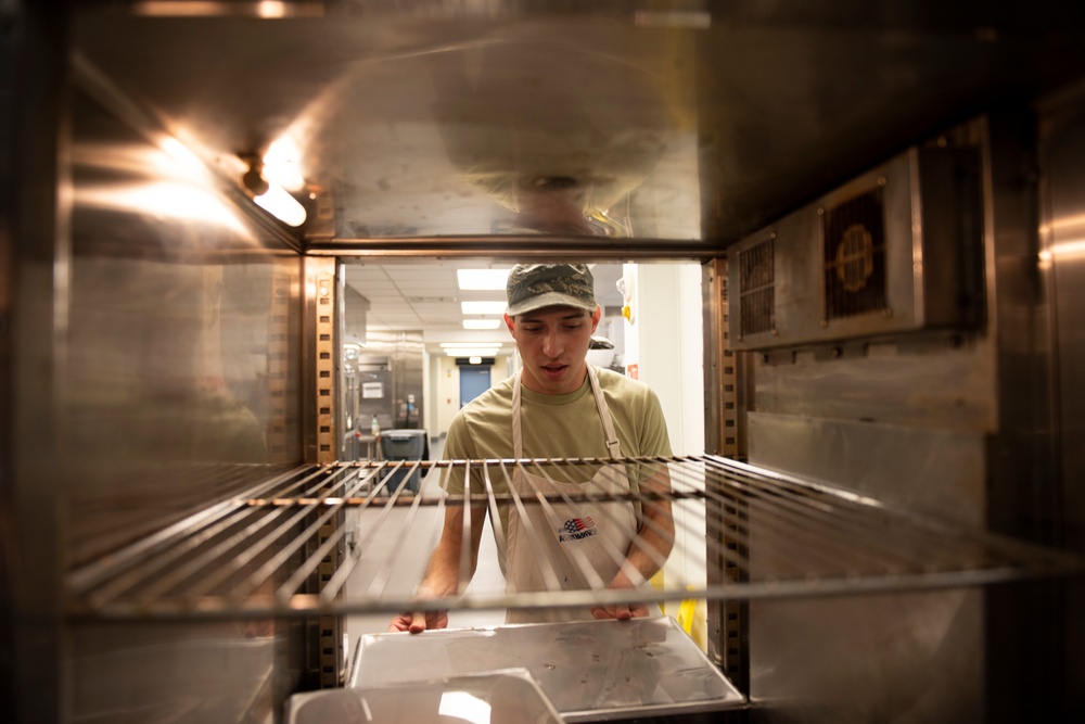 23d FSS provides meals for Moody Airmen