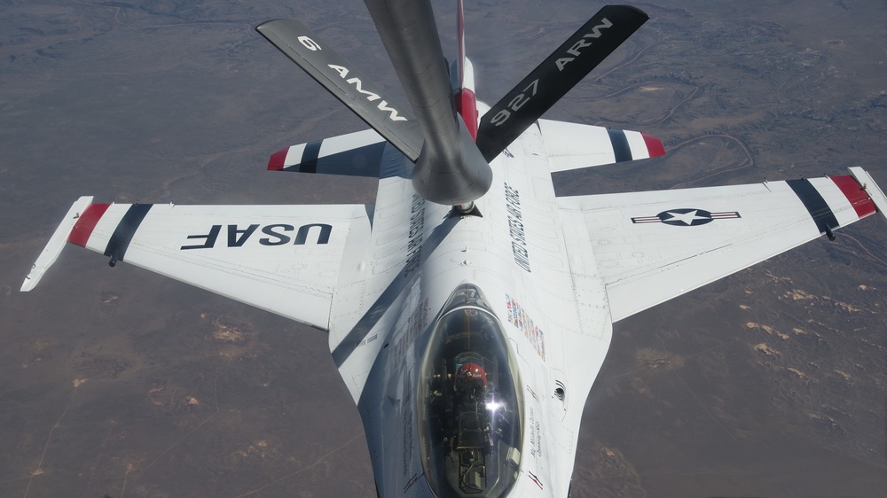 MacDill refuels Thunderbirds