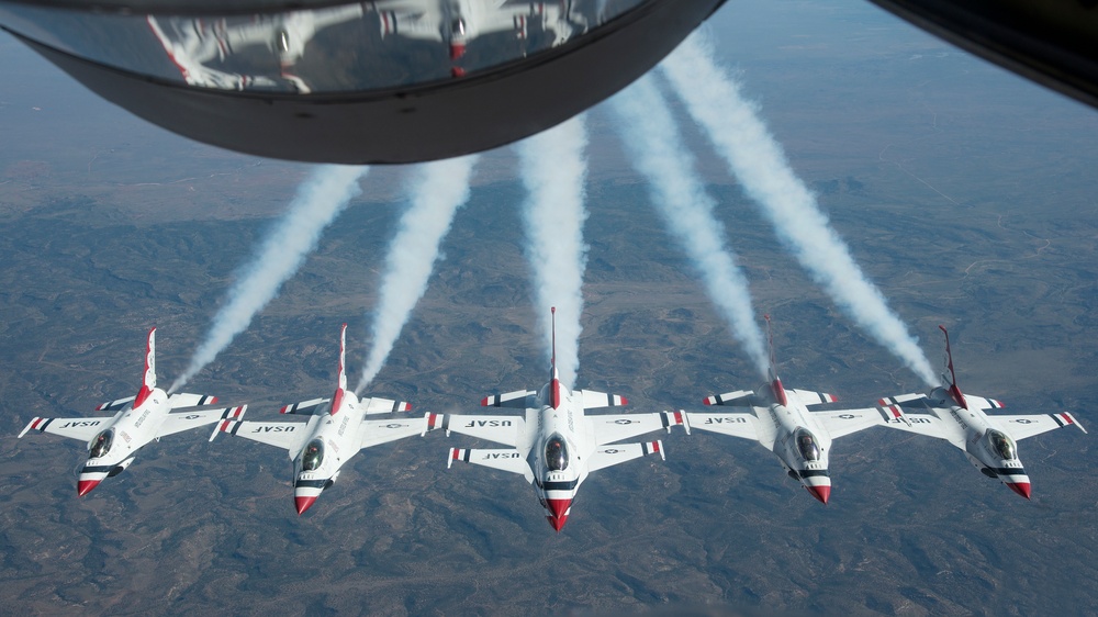 MacDill refuels Thunderbirds