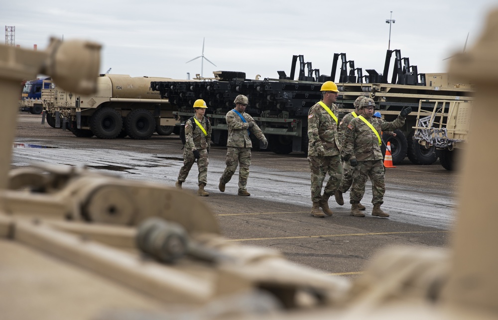 2-1 Cav. Div. DC-S visits historic port operation