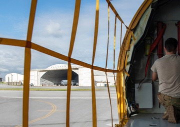 909th ARS refuels C-130J Super Hercules