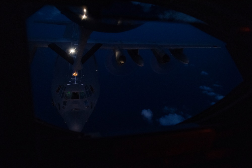 909th ARS refuels C-130J Super Hercules